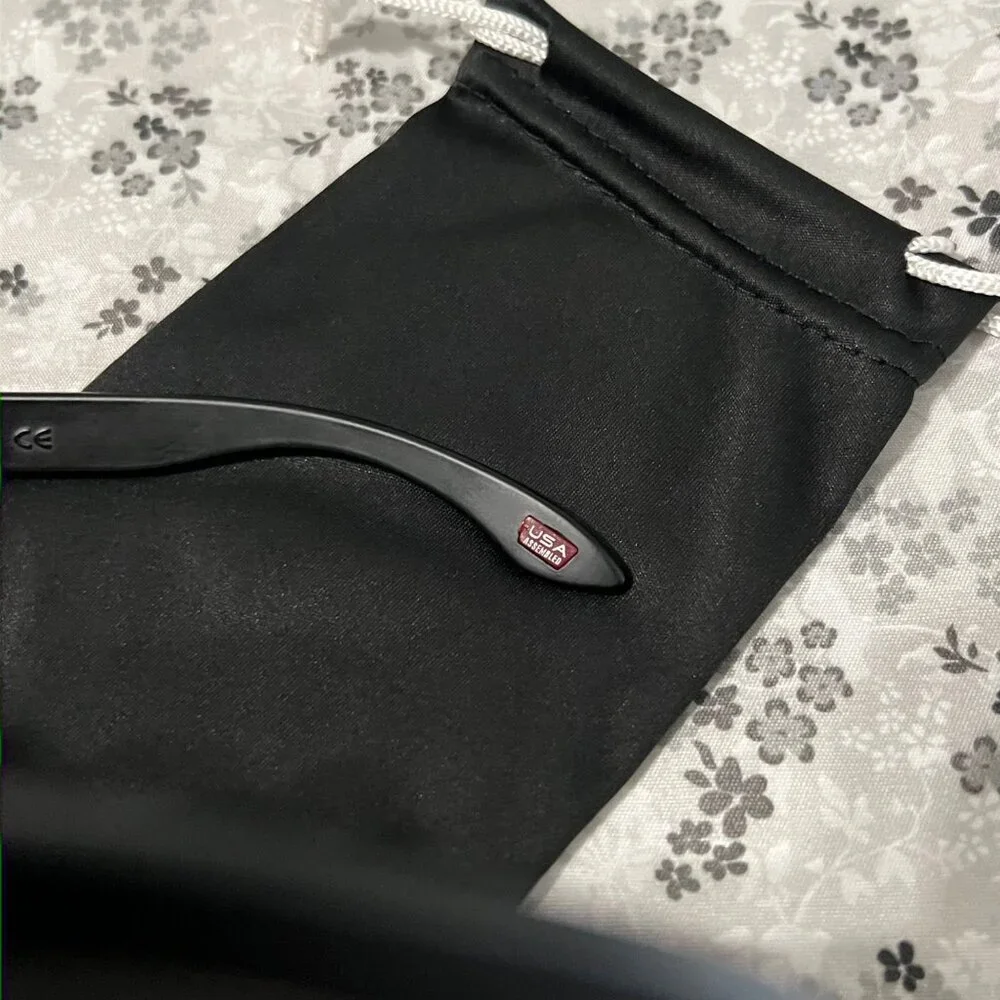 Oakley Men's Black and Blue Sunglasses - Picture 11 of 12